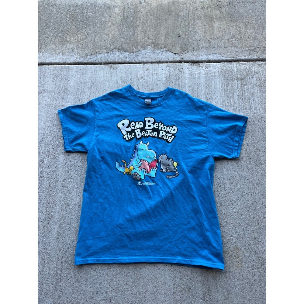 Gildan Read Beyond The Beaten Path Blue Graphic T-Shirt Large iREAD 2022 Summer